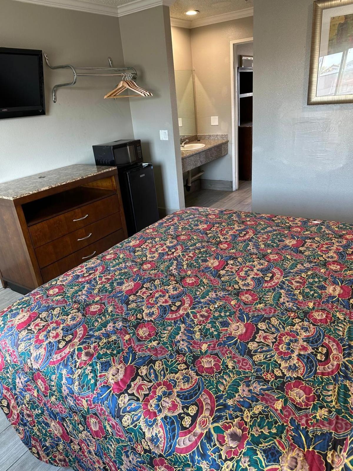 קורונה Heritage Inn And Suites מראה חיצוני תמונה