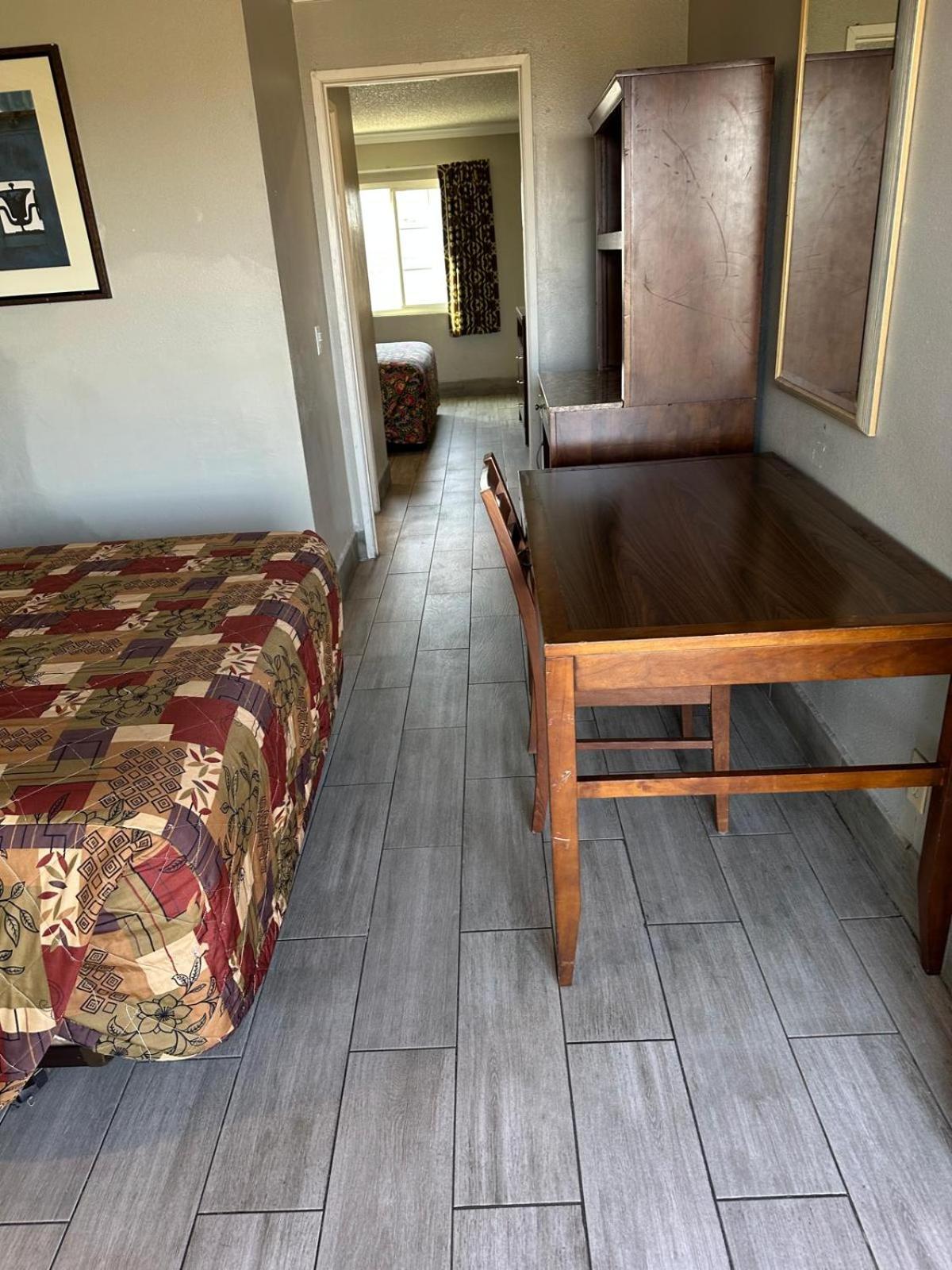 קורונה Heritage Inn And Suites מראה חיצוני תמונה